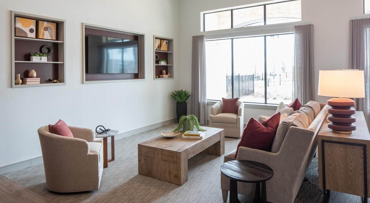 12111 Main Street - Photo 1