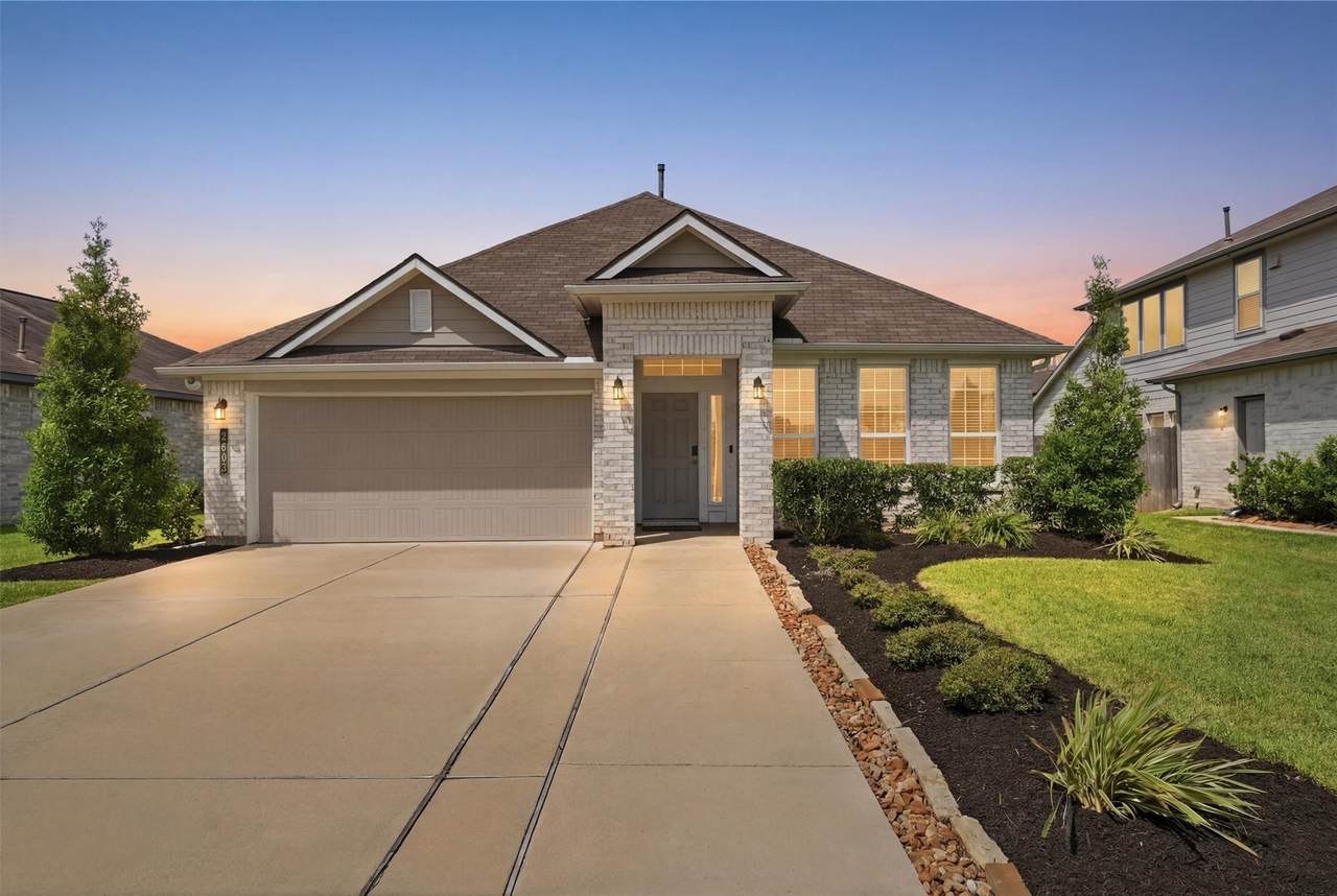 2603 Emerald Lane - Photo 1