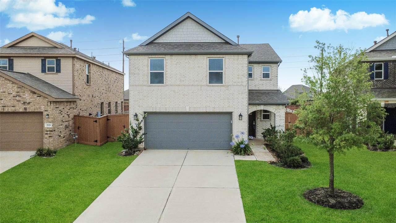 2916 Shimmer Edge Drive - Photo 1