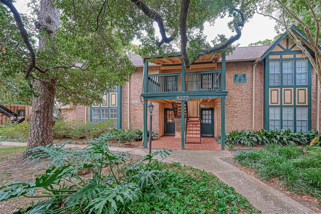 8277 Kingsbrook Road - Photo 1