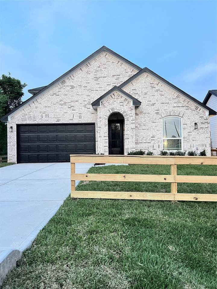 12911 Green Valley - Photo 1