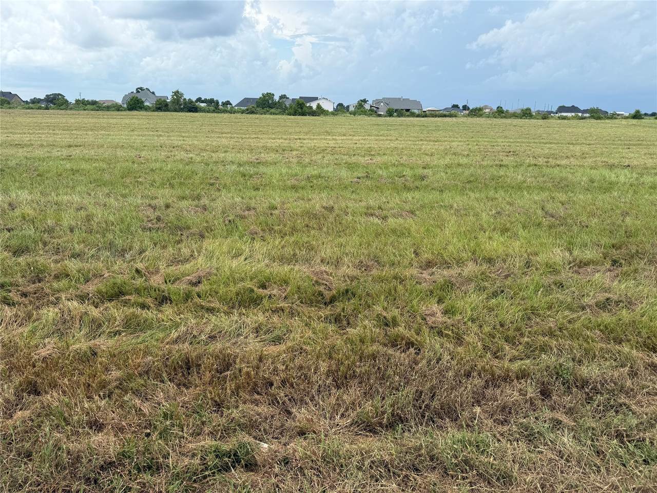526 Chuckwagon Trail - Photo 1
