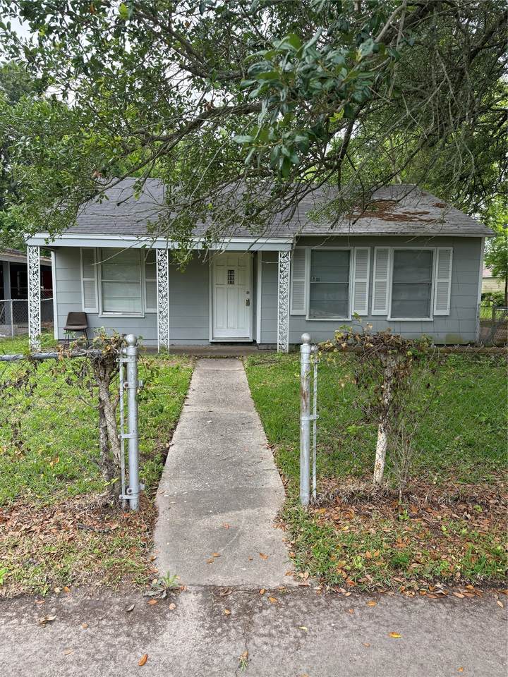 328 Garland Street - Photo 1