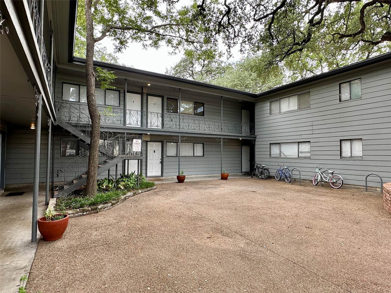 803 28th Street - Photo 1