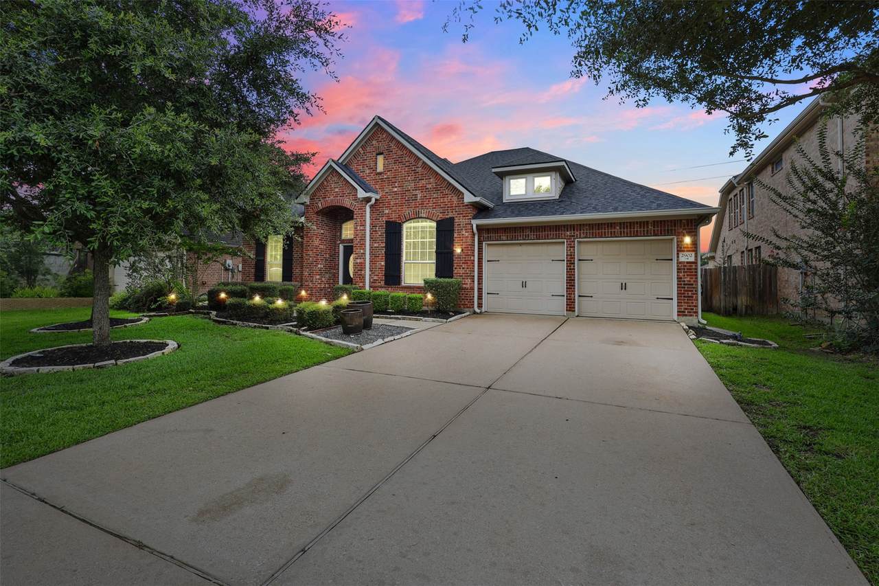 2902 Red Maple Drive - Photo 1