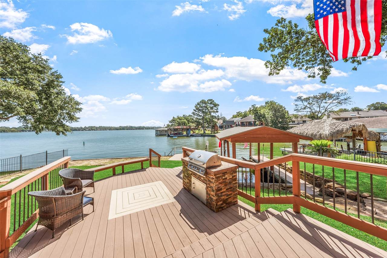 764 Lake View Drive - Photo 1
