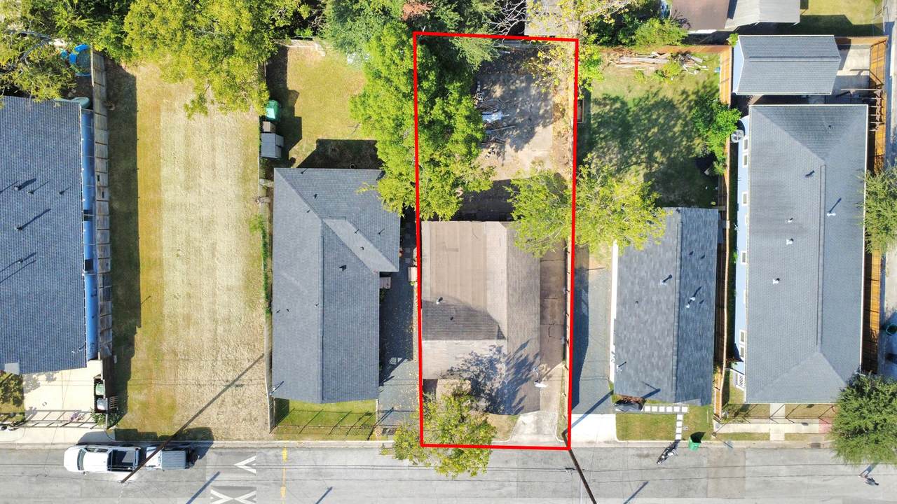 919 32nd Street - Photo 1