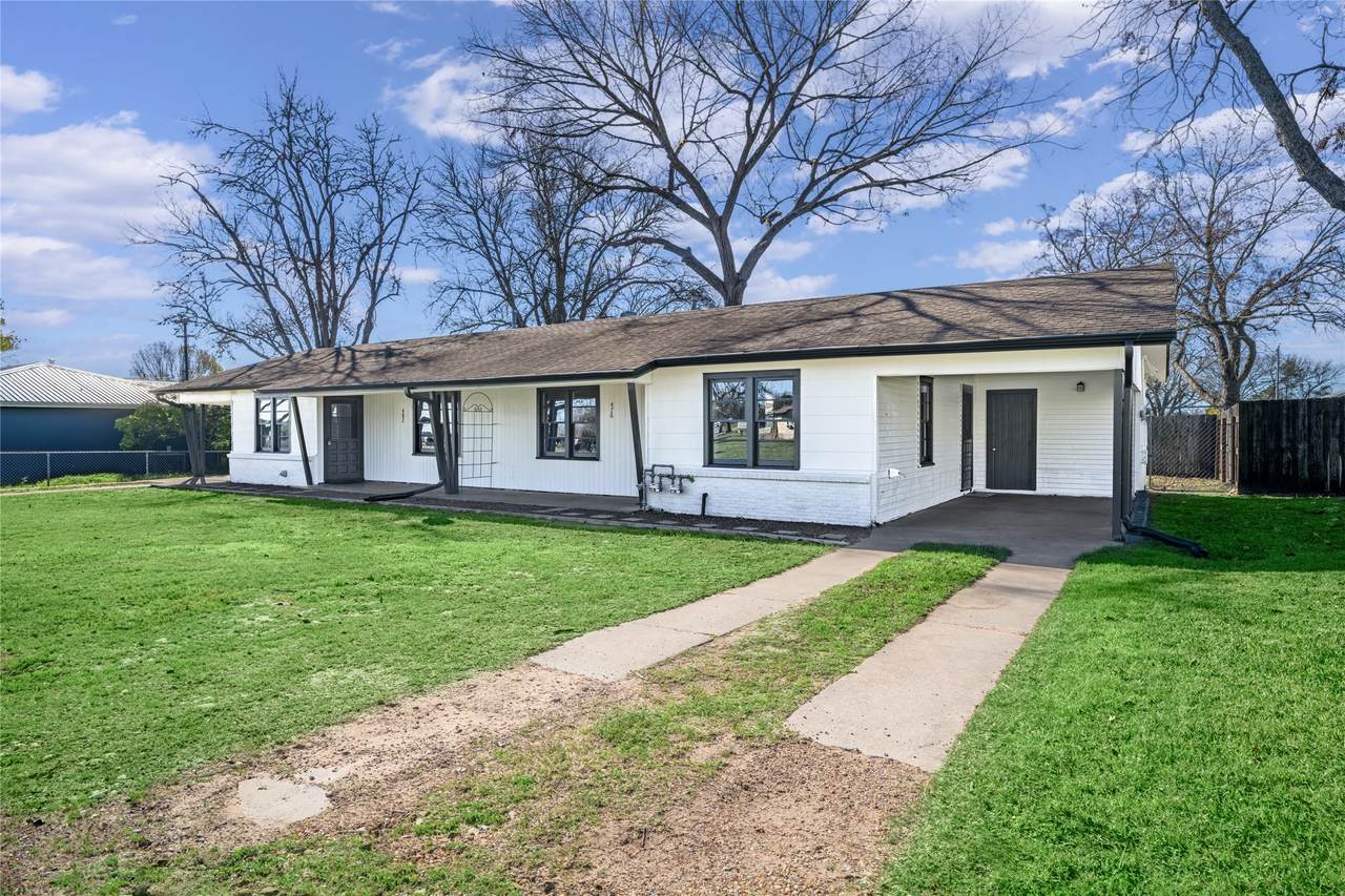 476 Ellinger Road - Photo 1