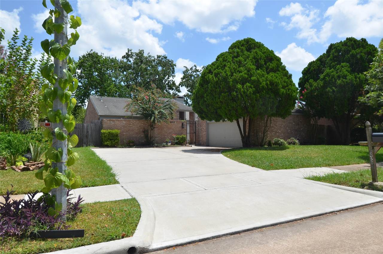 2023 Woodland Springs Street - Photo 1