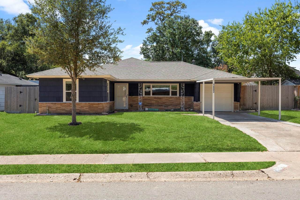 1802 Turnpike Road - Photo 1