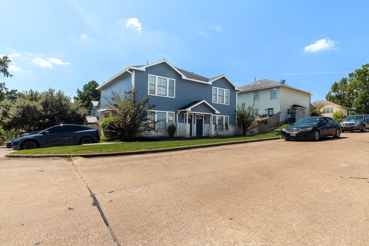 134-136 Sendero Drive - Photo 1