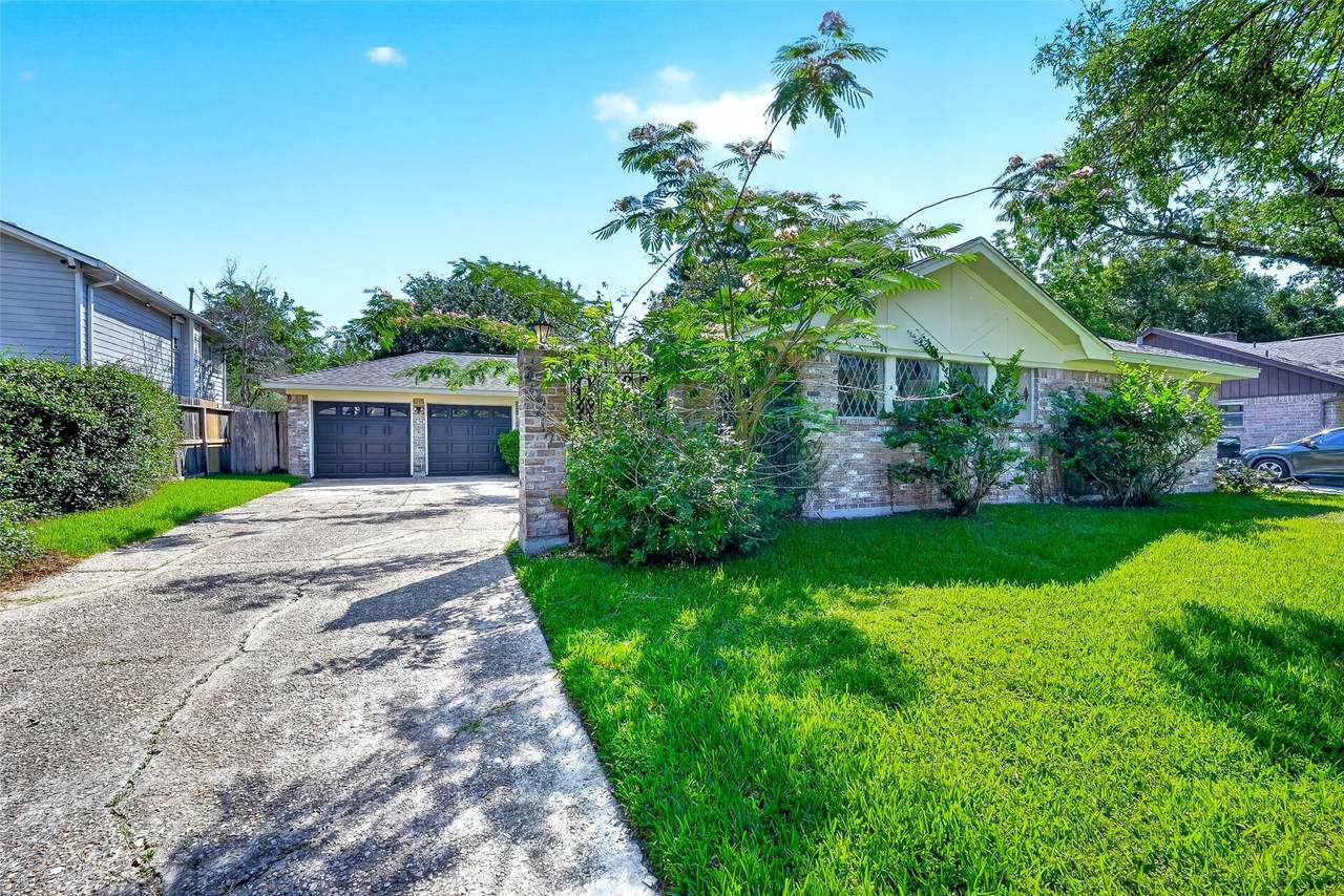 15207 Pleasant Valley Road - Photo 1