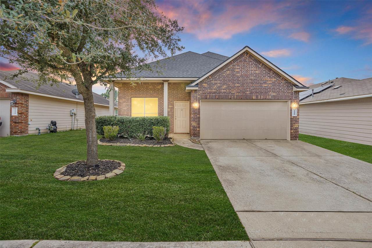 21419 Fossil Trails Drive - Photo 1