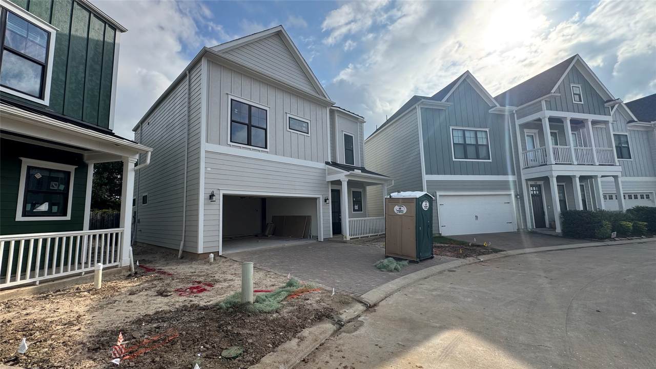 1114 Pearlwood Drive - Photo 1