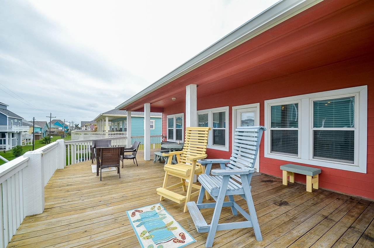 3346 Pirates Cove - Photo 1