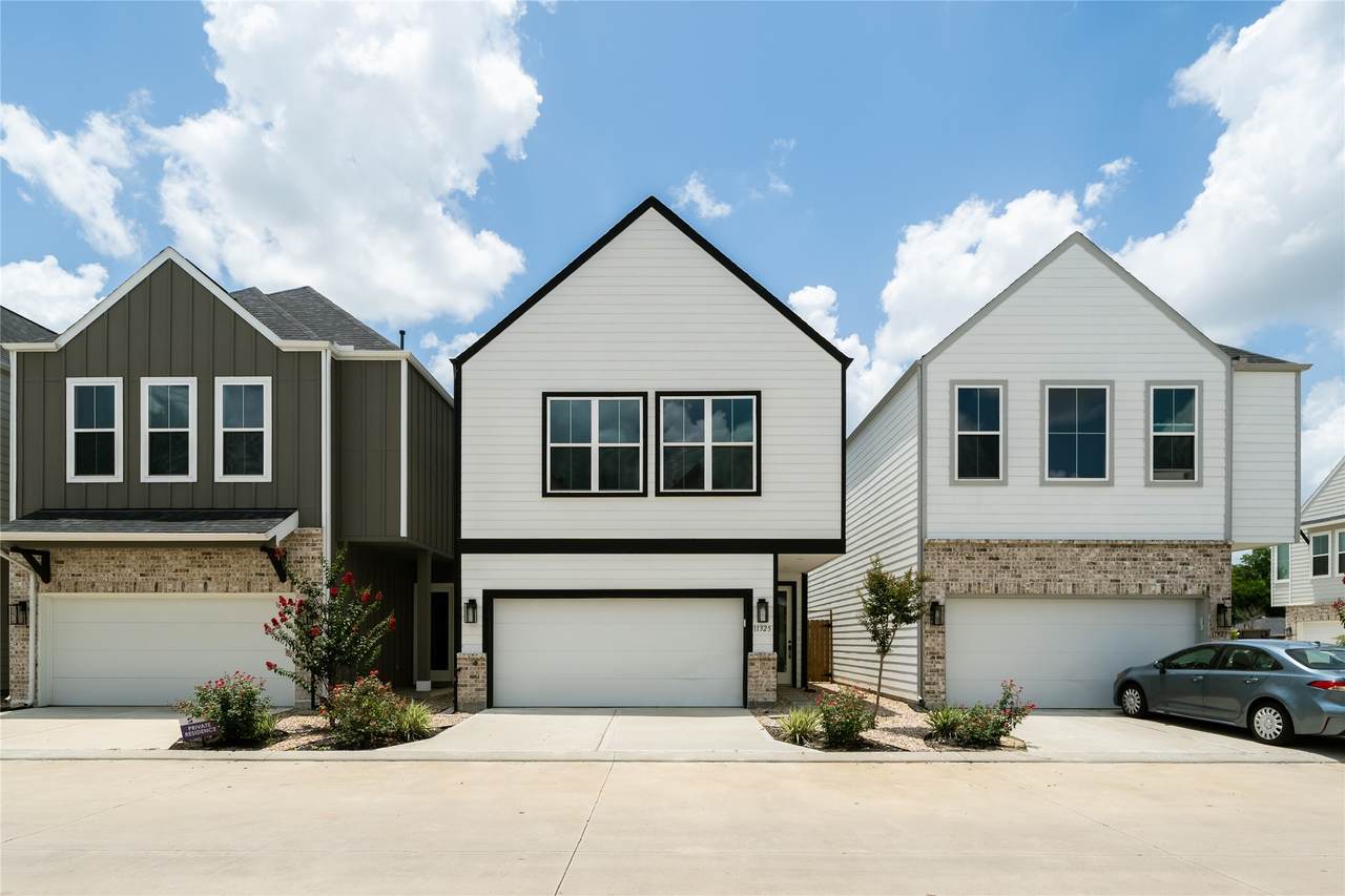 11325 Stonework Garden Lane - Photo 1