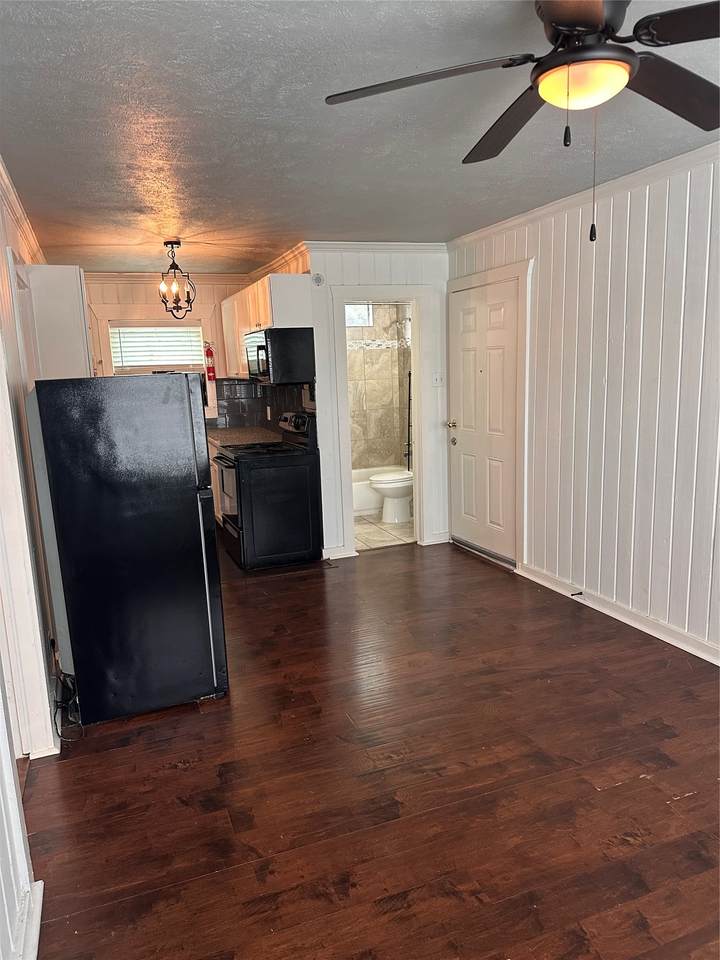 4210 Ennis - Photo 1