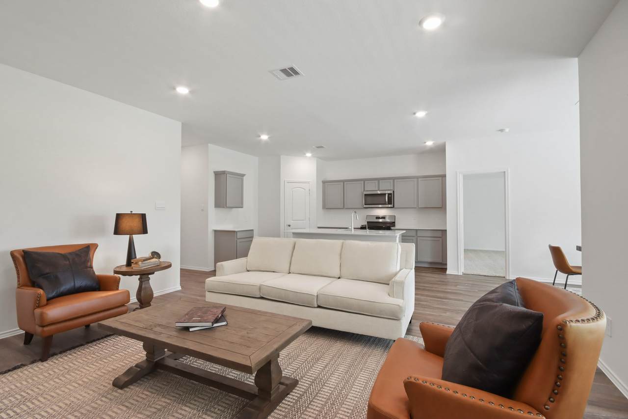 27732 Woodglen Mews - Photo 1