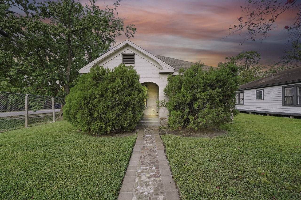 5307 Crane Street - Photo 1