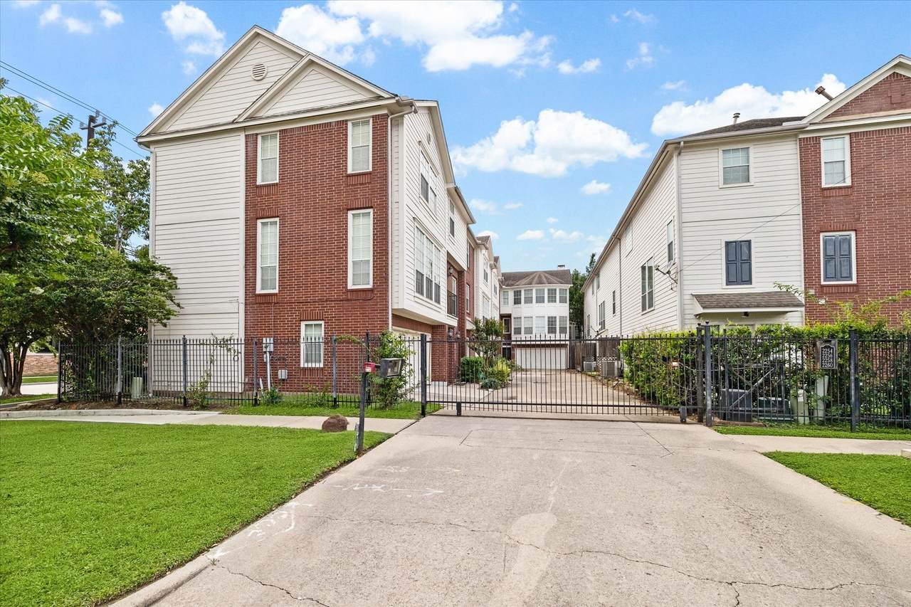 2260 La Branch Street - Photo 1