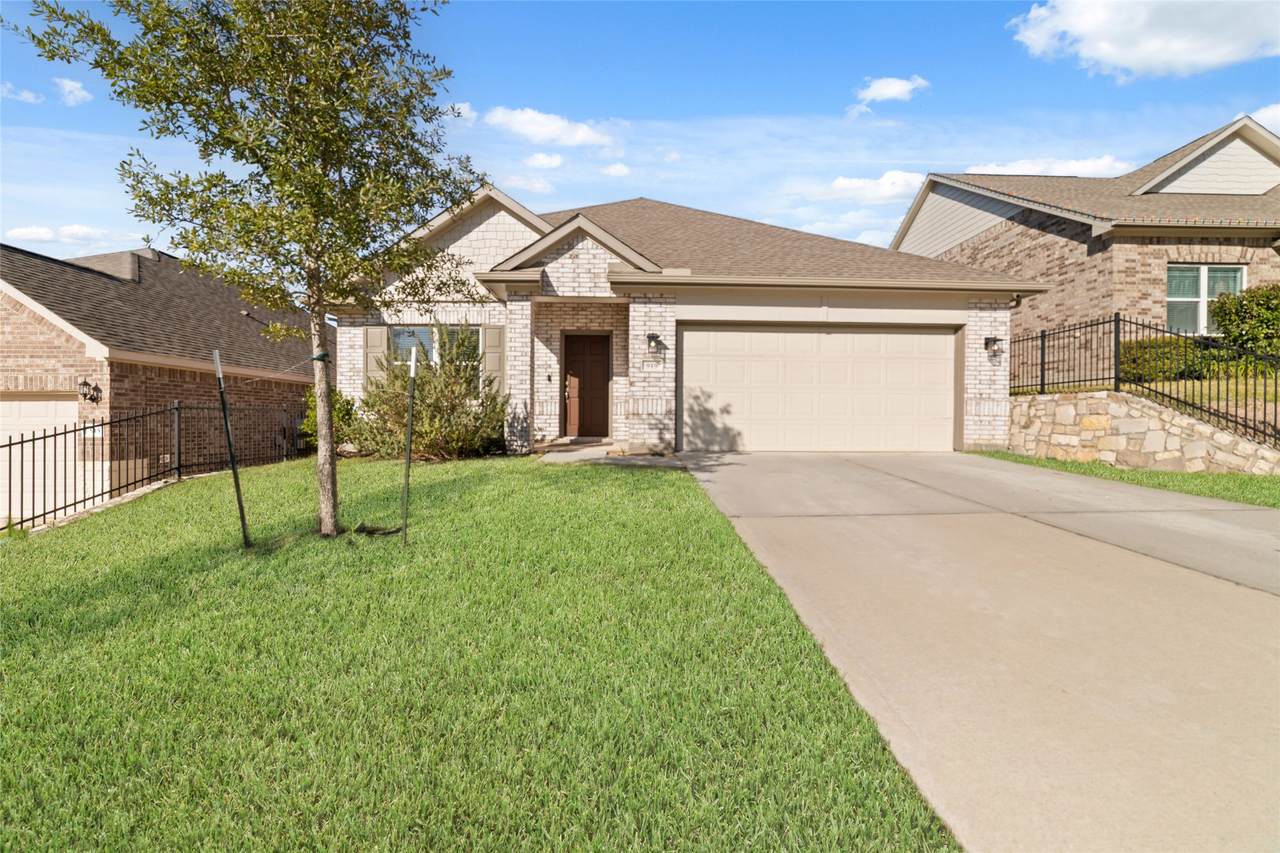 919 Golden Willow Lane - Photo 1