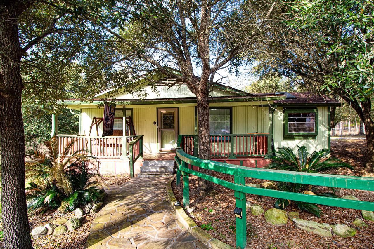 208 Gardenia Street - Photo 1