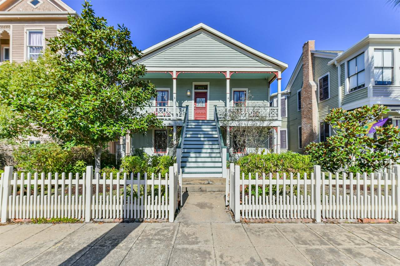1814 Avenue K - Photo 1