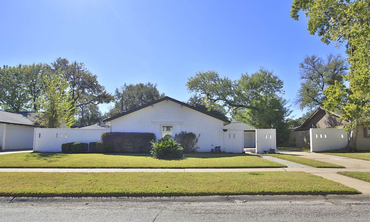 10611 Deerwood Road - Photo 1
