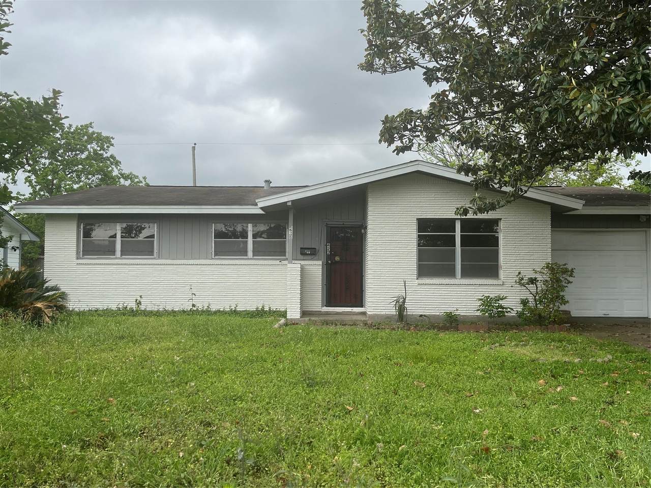 423 Troy Road - Photo 1