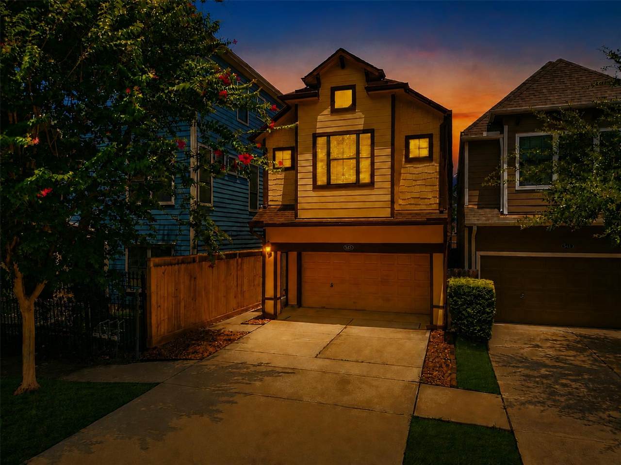 545 25th Street - Photo 1