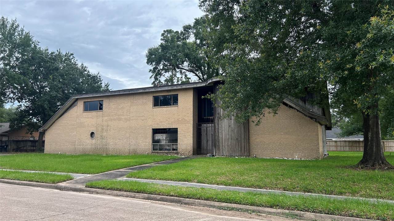 6706 Standing Oaks Street - Photo 1
