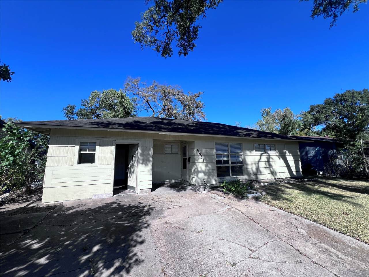 5831 Belneath Street - Photo 1