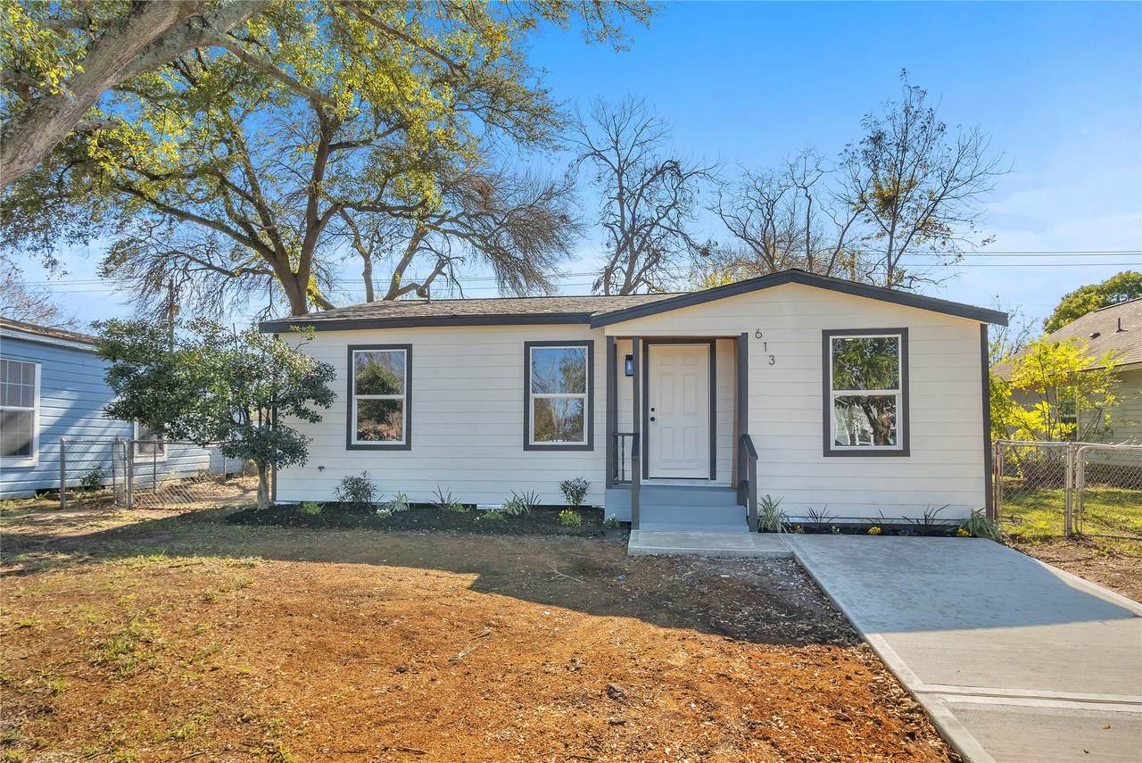 613 19th Avenue - Photo 1