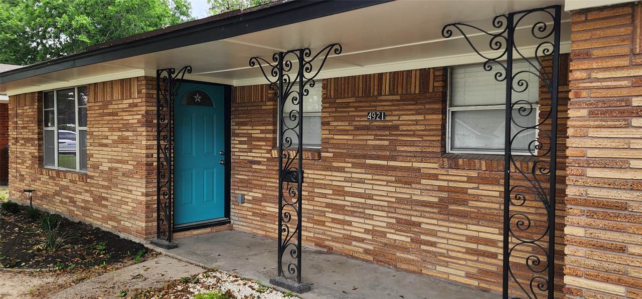 4921 Nina Lee Lane - Photo 1