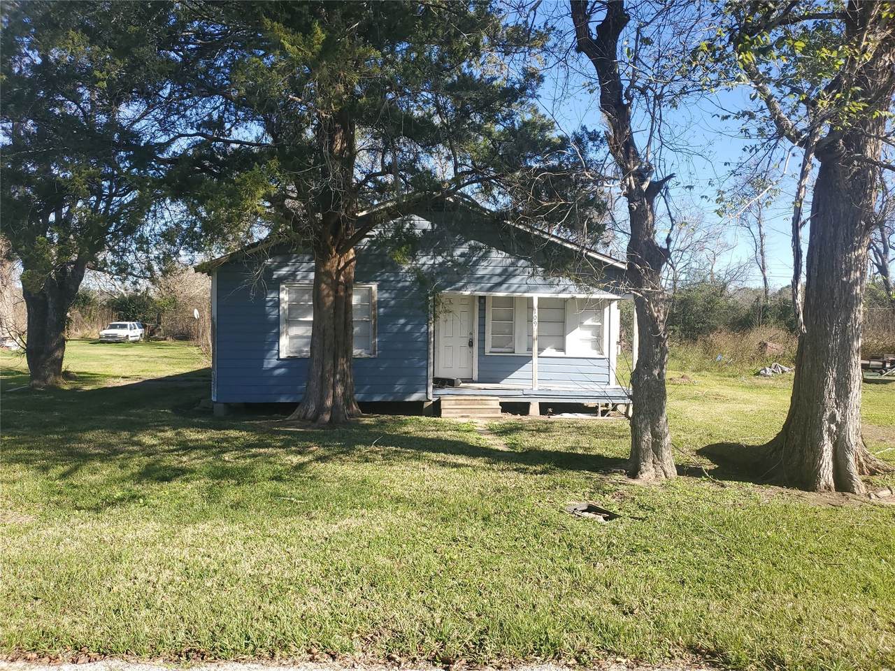 109 Carver Street - Photo 1