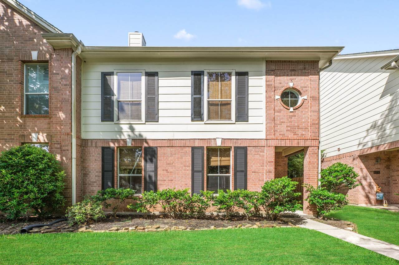 607 Travis Street - Photo 1