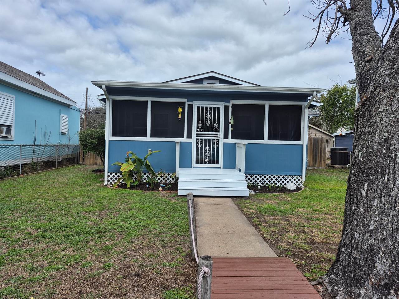 5120 Avenue - Photo 1