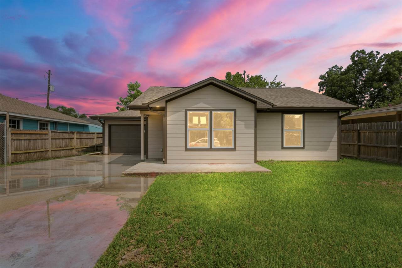 2403 Raymond Street - Photo 1