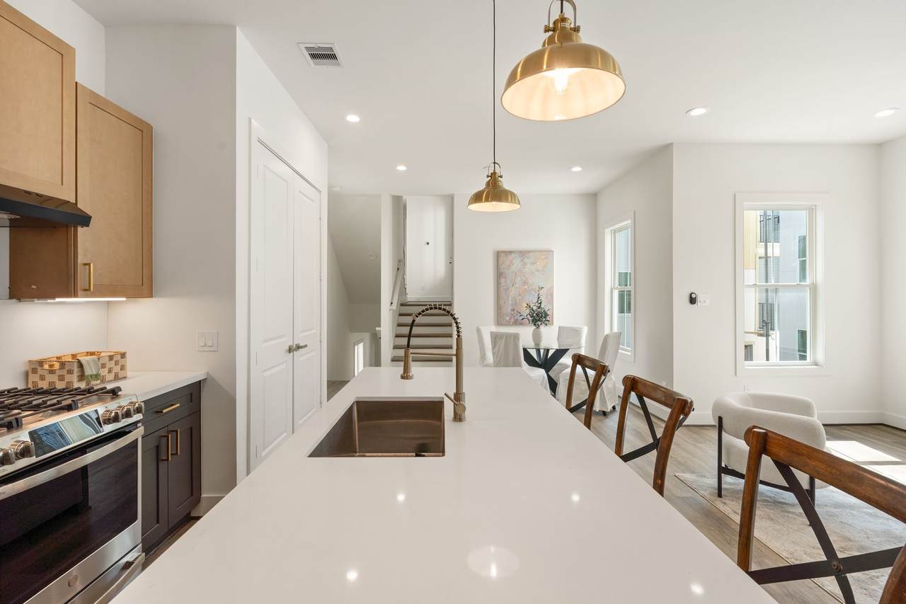 1138 16th Street - Photo 1