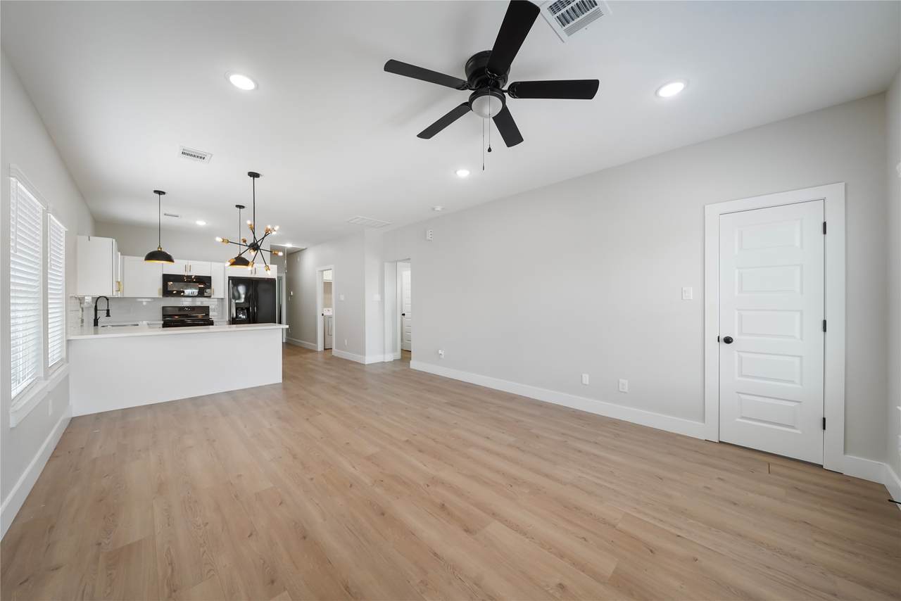 402 37th Street - Photo 1