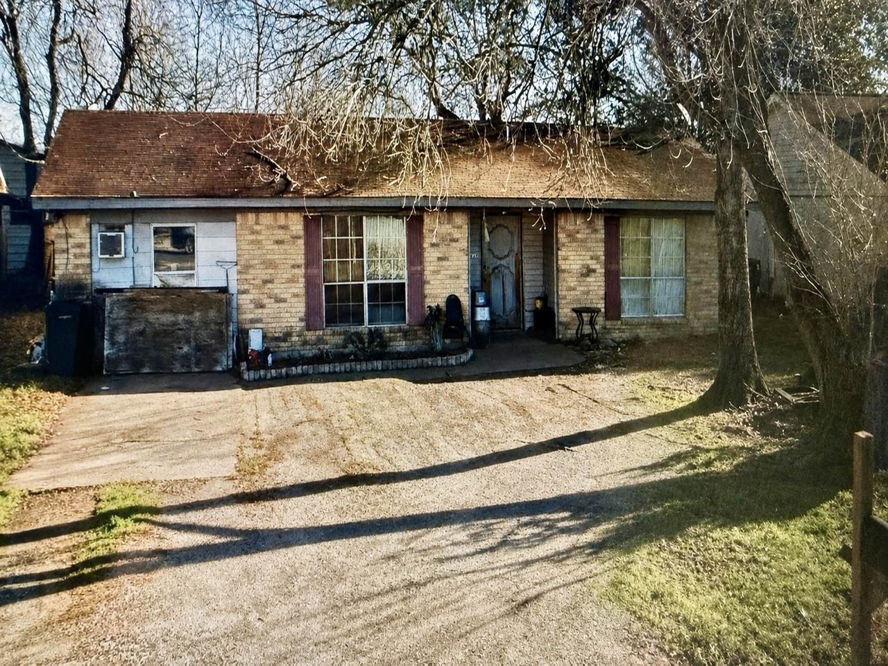 212 8th Street - Photo 1