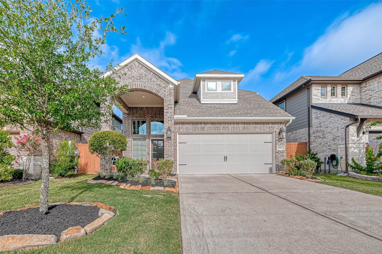6107 Dovetail Cliff Court - Photo 1