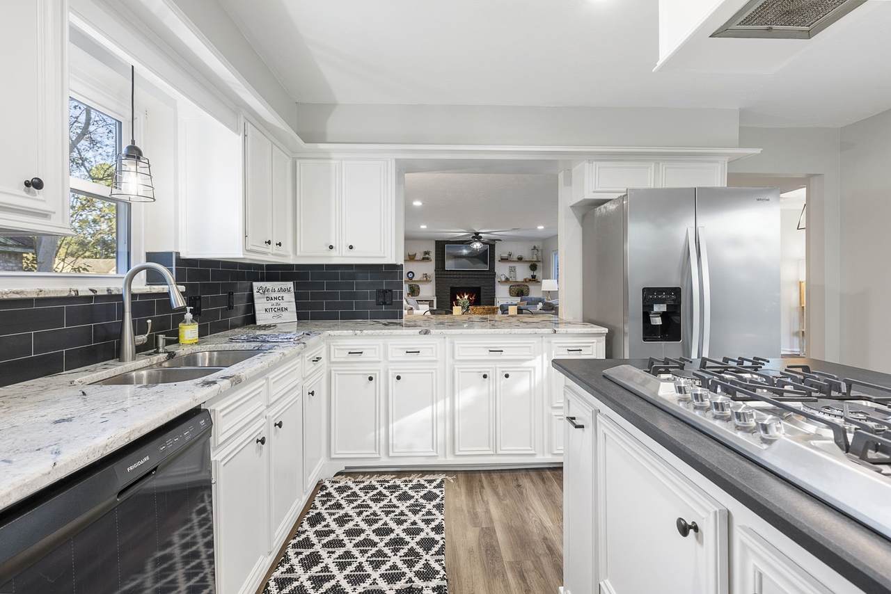 623 Hickory Ridge Drive - Photo 1