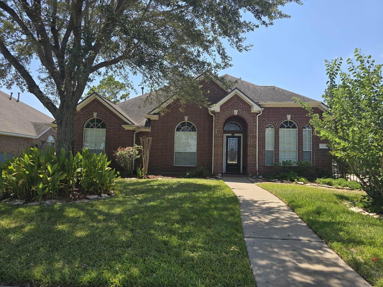 9406 Sunlake Drive - Photo 1