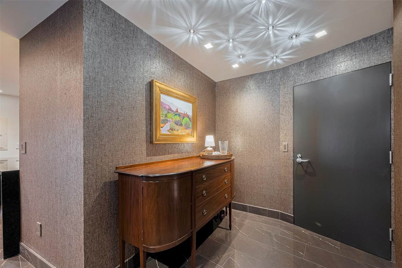 915 Franklin Street - Photo 1