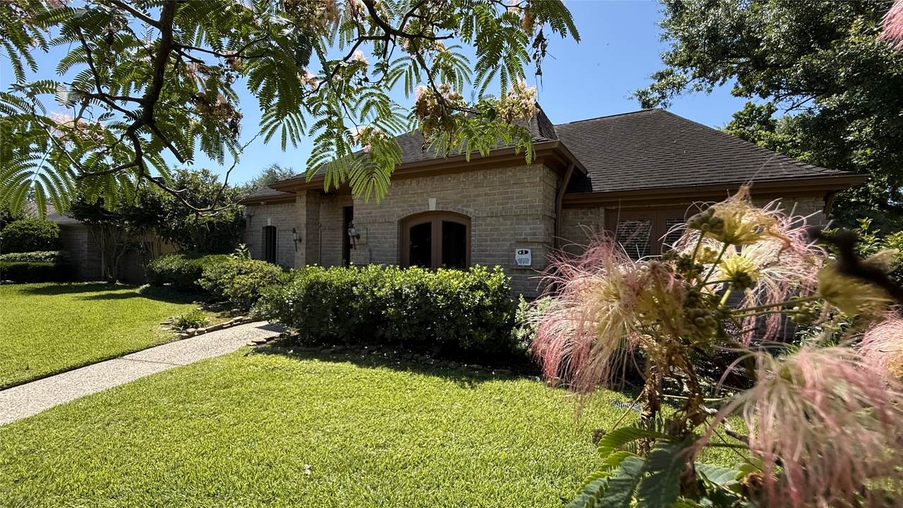 11527 Cedar Creek Drive - Photo 1