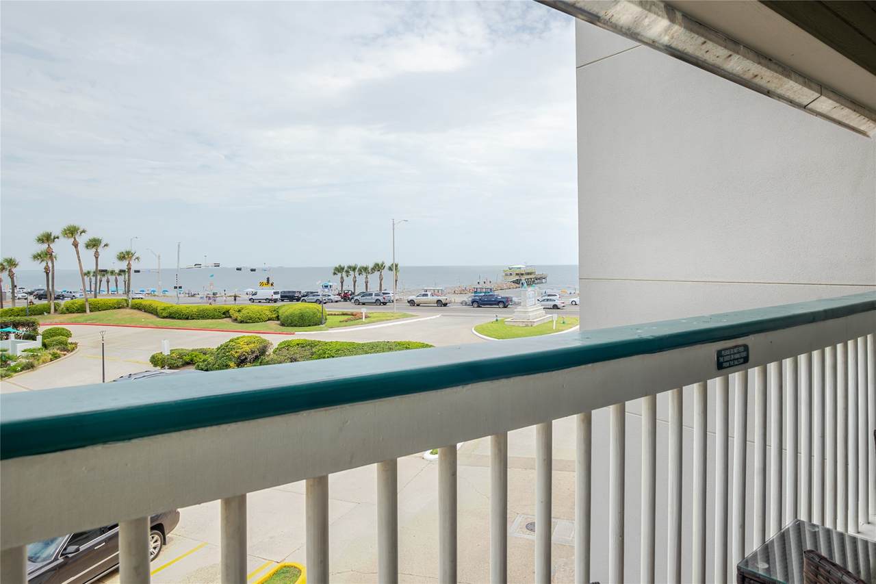 6102 Seawall Boulevard - Photo 1