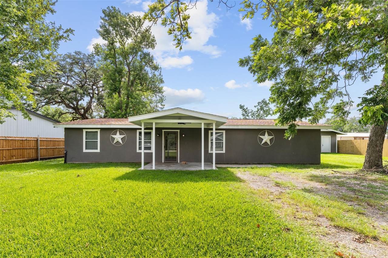 109 Cedar Street - Photo 1