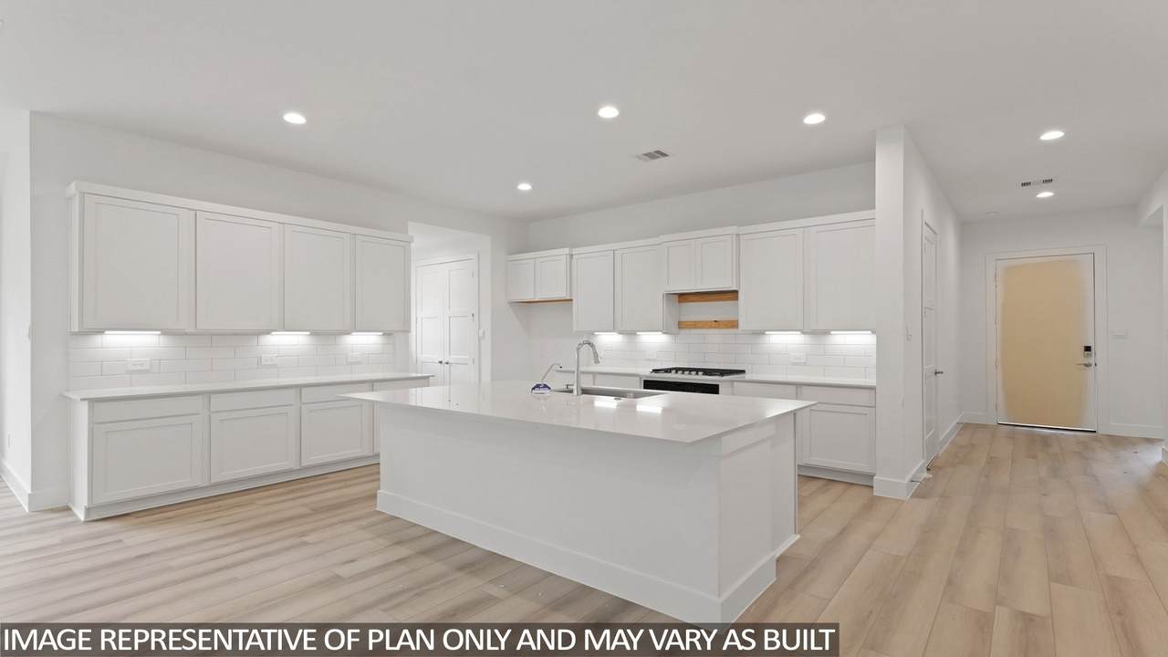 433 Summerset Landing Court - Photo 1