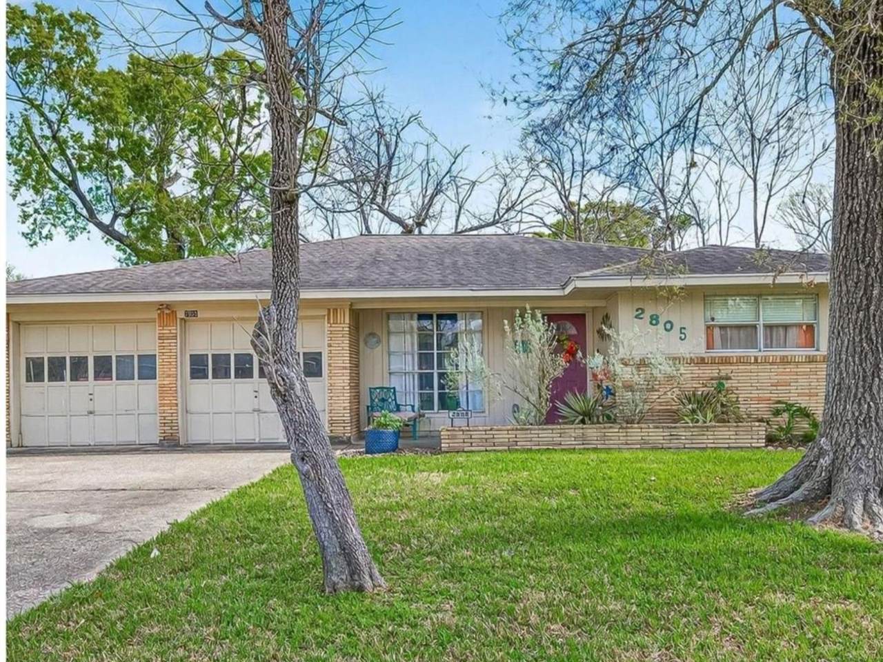 2805 Woodlawn Street - Photo 1